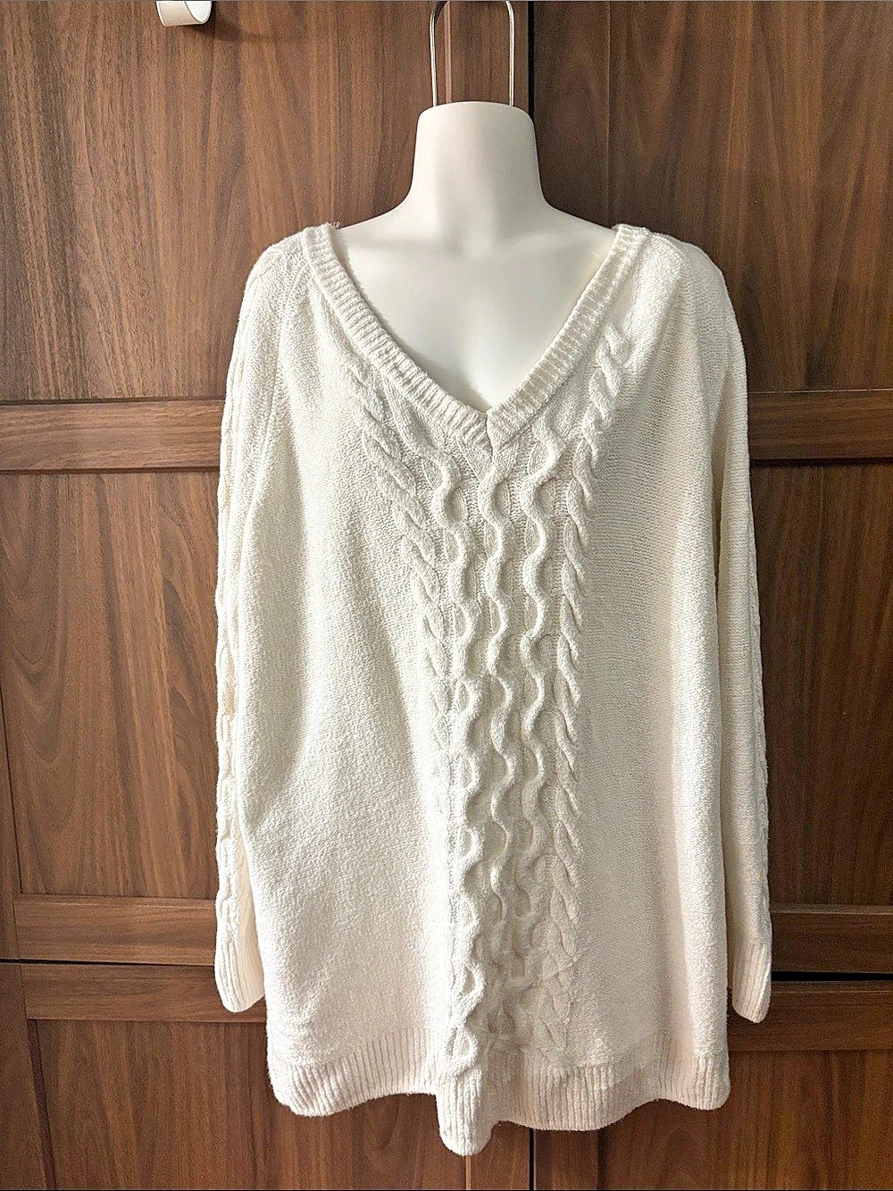 Lane Bryant Cable Knit V-Neck Sweater White Size 14/16